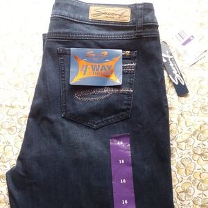 Seven7 Stretch Jeans Capri - New with Tags
